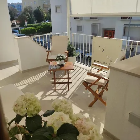 Faro Bianco Bed & Breakfast