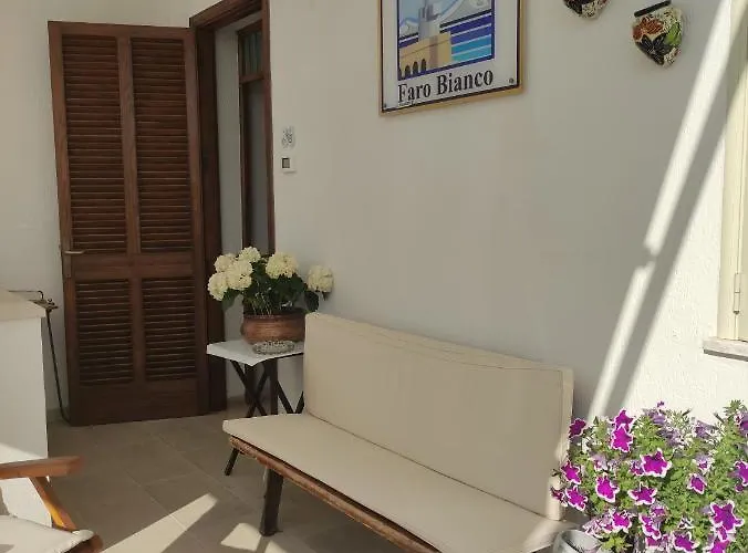 Faro Bianco Alojamento de Acomodação e Pequeno-almoço Otranto