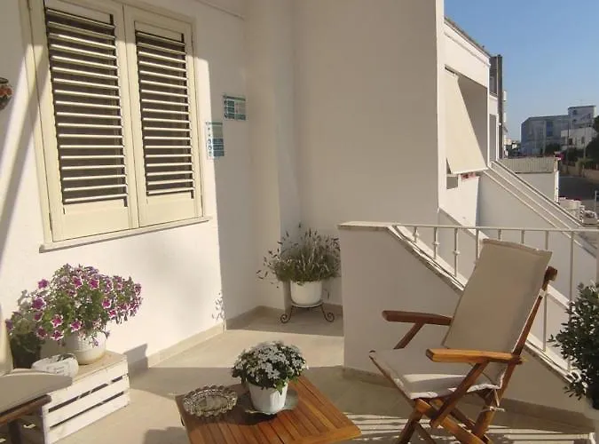 Alojamento de Acomodação e Pequeno-almoço Faro Bianco *